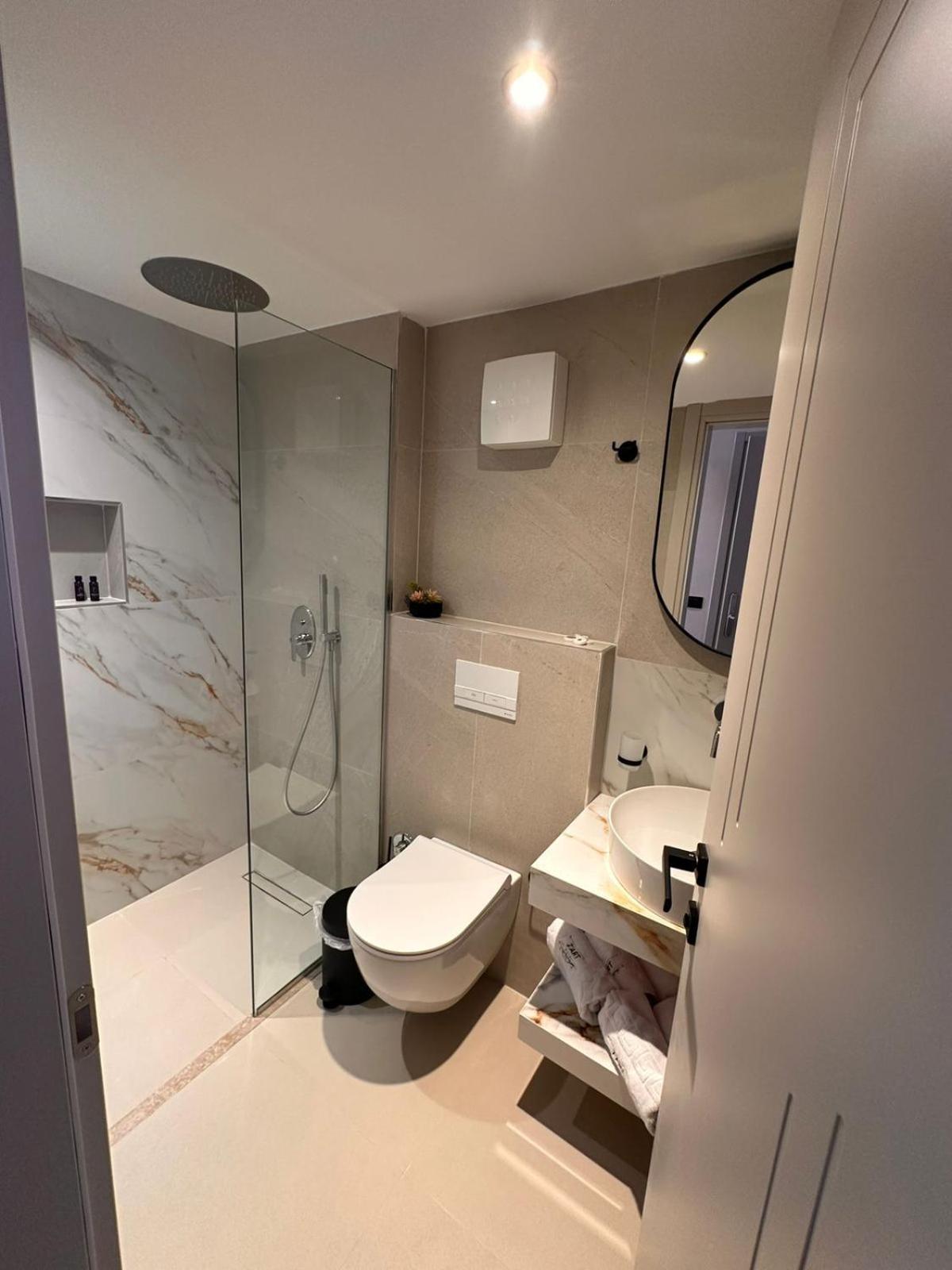 Z Art Hotel กรูเยอ ภายนอก รูปภาพ