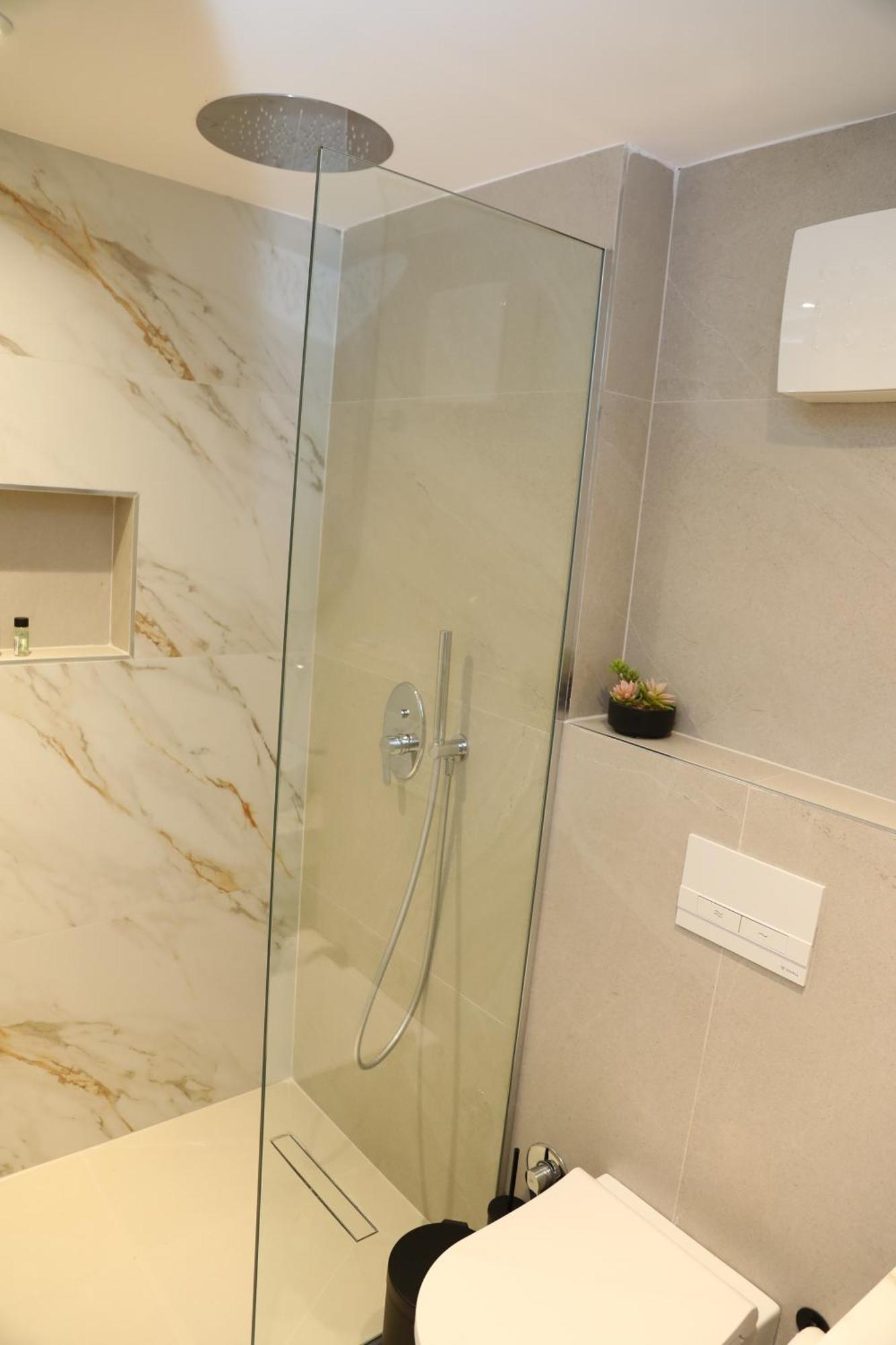 Z Art Hotel กรูเยอ ภายนอก รูปภาพ
